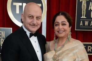 ކިރަން އާއި އަނުޕަމްގެ ލޯބީގެ ވާހަކަ!