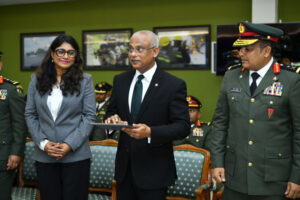 ވަކިވަކި ސިފައިން މަޖިލީހަށް ޖަވާބުދާރީ ނުވަނީ ޤާނޫނު ޖާގަނުދޭތީ، އިންކުއަރީ ދަނީ ރަނގަޅަށް: ރައީސް