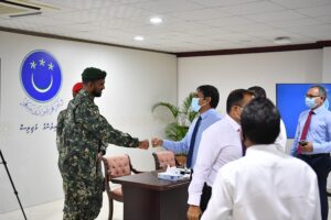 ނަޝީދުގެ ބޮޑީގާޑުން ކޮމެޓީއަށް ހާޒިރު ކުރަން ފަށައިފި