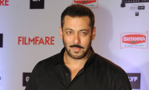 ސަލްމާނަށް ދިރުއުޅުމުގައި "މިސްޓޭކް" ހެދުމުން ކަންކުރާގޮތުގެ ވާހަކަ ދައްކައިފި