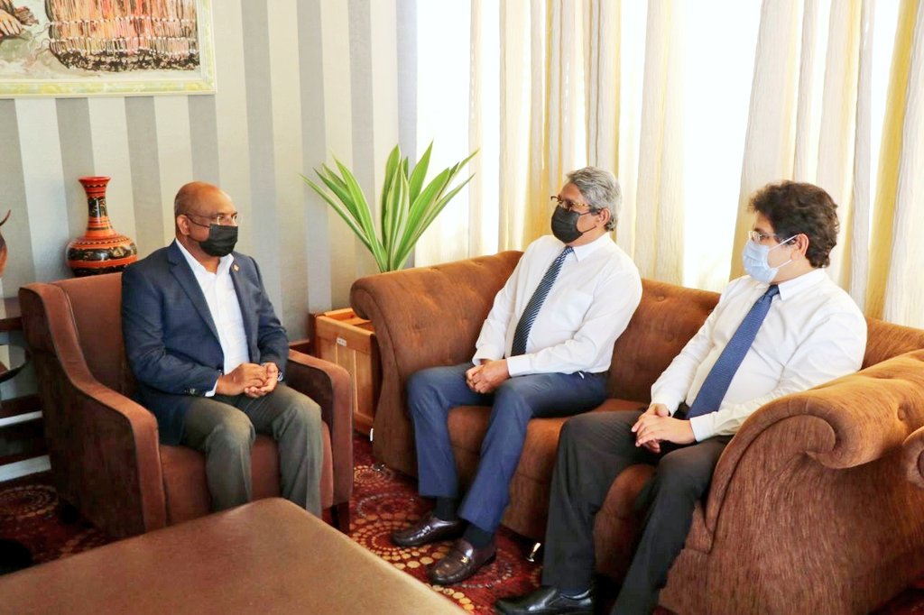 ތާރީޚީ ކާމިޔާބަށްފަހު މިނިސްޓަރ ޝާހިދު ރާއްޖެ ވަޑައިގެންފި
