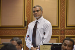 މައުމޫން ދޮންނަމެޝިނެއްގެ ތެރޭ ފިއްލެވިކަމަށް ބުނާ ވާހަކަ ދޮގު ކޮށްފި 