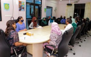ފަޒުނާ ކުޅުދުއްފުށީ ފެމިލީ އެންޑް ޗިލްޑްރަންސް ސަރވިސް ސެންޓަރަށް ޒިޔާރަތް ކުރައްވައިފި