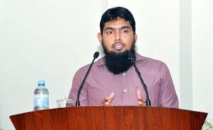 ޢަލީ ޒާޙިރުގެ ރައްދު: އެމްއެންޔޫގެ ދަރިވަރުންނަކީ ޤައުމު ބިނާކުރާ ބައެއް، ފަނާކުރާ ބައެއް ނޫން!