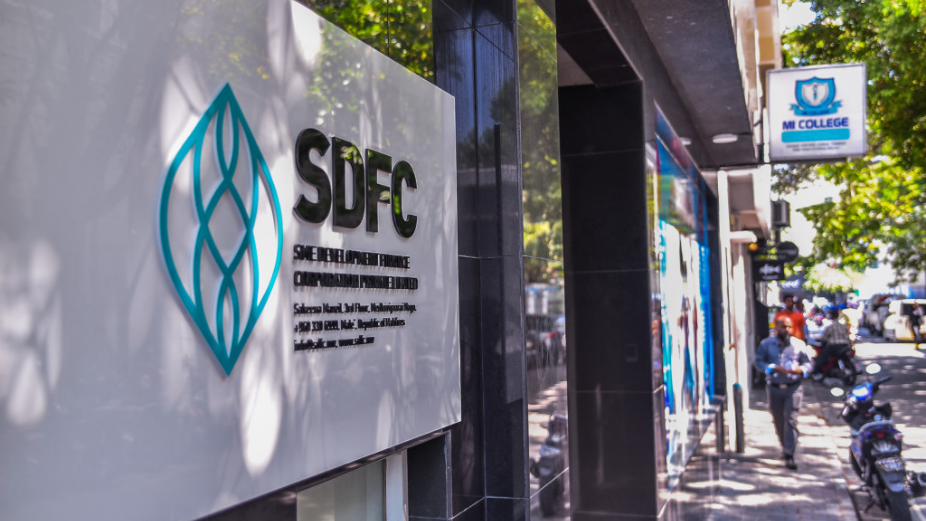 އެސްޑީއެފްސީ އޮފީސް ފަޅާލައި ވައްކަންކޮށްފި