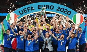 އިންގްލެންޑް ބަލިކޮށް އިޓަލީން ޔޫރޯގެ ޗެމްޕިއަންކަން ހޯދައިފި