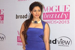 43 އަހަރުގައިވެސް ކައިވެނި ނުކޮށް ހުރުމުން ތަނީޝާގެ އާއިލާ އިން ދެކޭ ގޮތް!