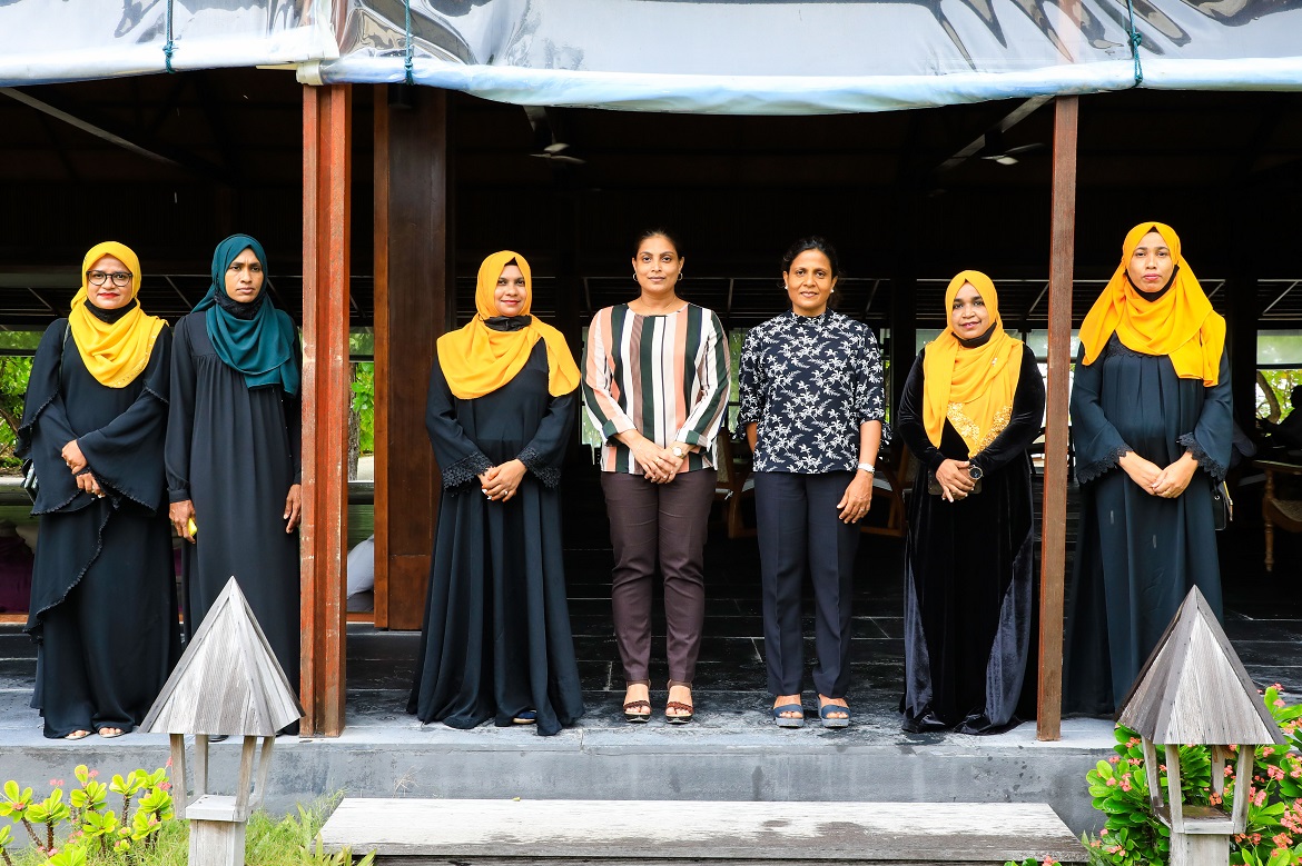 ރަށުގެ ތަރައްޤީގައި ރައްޔިތުންގެ ޚިޔާލު ހޯދުން މުހިންމު: ފަޒުނާ