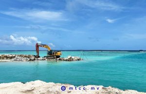 ހަނިމާދޫ ބަނދަރުގެ ބޭރުތޮށި ލުމުގެ މަސައްކަތް ފަށައިފި