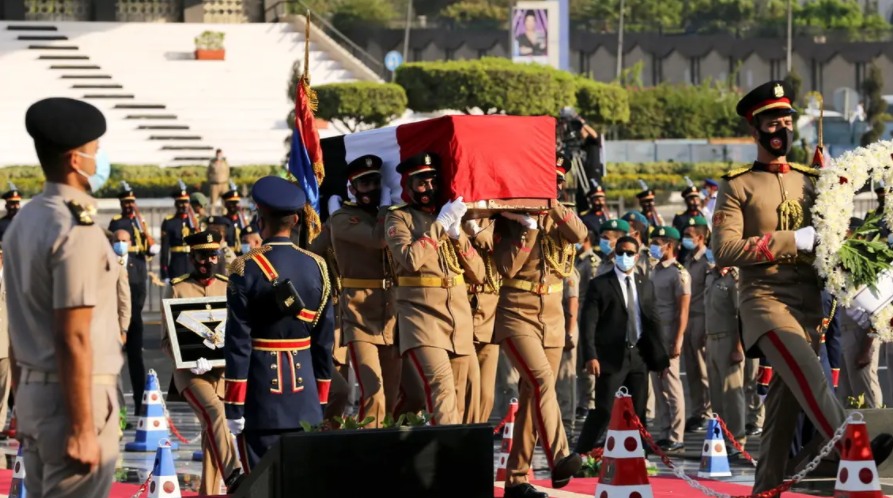 މިސްރުގެ ކުރީގެ ފަސްޓް ލޭޑީ ފަސްދާނުލައިފި