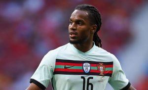 ރެނާޓޯ ހޯދުމުގެ ރޭހުގެ ކުރީގައި ބާސެލޯނާ