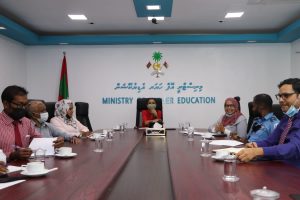 އައިއެސްޑީބީގެ ދެ ސްކޮލަޝިޕް ޕްރޮގްރާމްއެއް ރާއްޖެއަށް