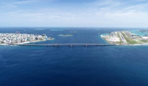 ޗައިނާގެ އައު ސަފީރުގެ ފުރަތަމަ ޓޫވީޓުވެސް ބްރިޖުގެ ހަނދާންތަކަށް