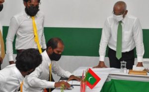 ވަންދޫ ކައުންސިލްގެ މިނިވަން މެމްބަރުވެސް އެމްޑީޕީއަށް ސޮއިކޮށްފި