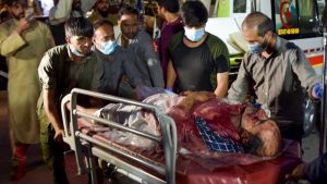 ކާބުލް އެއަރޕޯޓަށް ދިން ޖާނުންފިދާވުމުގެ ވަރުގަދަ ހަމަލާތަކުގައި އެމެރިކާގެ 13 ސިފައިންނާ އަފްއާނިސްތާނުގެ 60 މީހުން މަރުވެއްޖެ