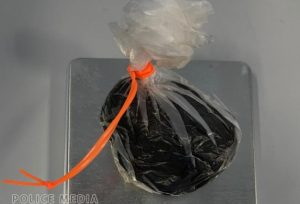 ގިނަ އަދަދެއްގެ މަސްތުވާތަކެއްޗާއެކު ނައިފަރުން 5 މީހަކު ހައްޔަރުކޮށްފި