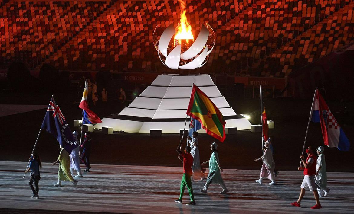 ފޮޓޯ ގެލެރީ: ޓޯކިޔޯ އޮލިމްޕިކްސް ނިންމުމުގެ ރަސްމިއްޔާތު