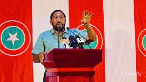 ބަރުލަމާނީ ނިޒާމުގެ މިސާލަކީ މުޅި އޮޑީގައި ހަސަނުގެ ދެފައި އޮންނަ އުސޫލު: ގާސިމް