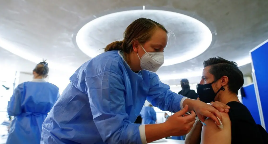 ކޯވިޑް19 ވެކްސިންގެ ސަބަބުން ޖަރުމަނުގައި 38،000 މީހުންގެ ފުރާނަ ސަލާމަތް ވެއްޖެ: ދިރާސާ