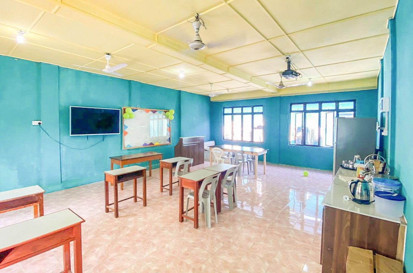 ބީއެމްއެލްގެ އެހީތެރިކަމާއިއެކު ގެމަނަފުއްޓަށް ބީޓެކް ކްލާސްރޫމެއް