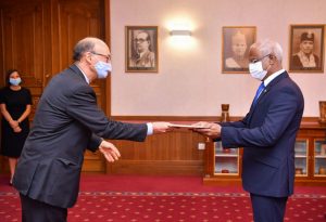 އާޖެންޓީނާގެ އައު ސަފީރުގެ ފަތްކޮޅު ރައީސަށް އަރުވައިފި