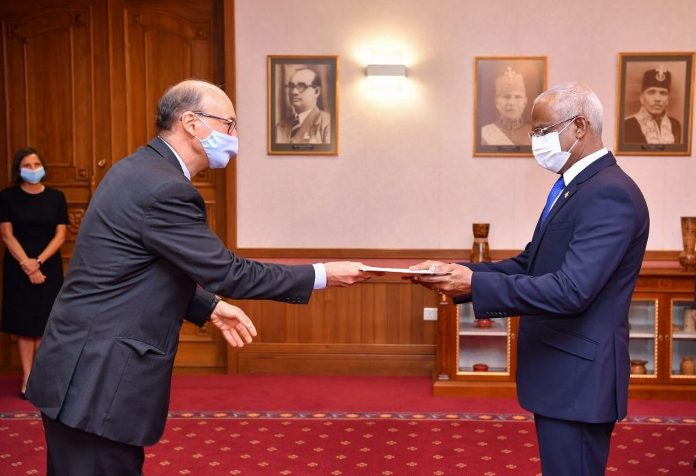 އާޖެންޓީނާގެ އައު ސަފީރުގެ ފަތްކޮޅު ރައީސަށް އަރުވައިފި