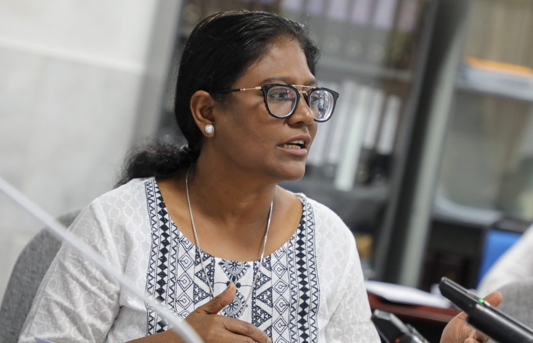ވަޒީފާއަށް ބިރުދައްކައި، ބަނދެވިގެން ގެންގުޅުނު ޒަމާން މާޒީވެއްޖެ: ސިފާ