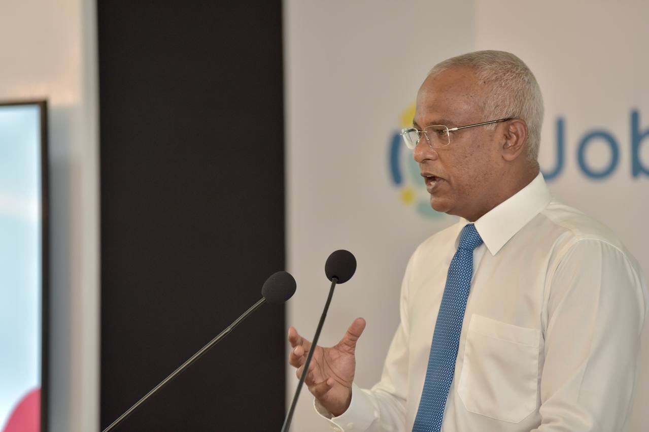 ވަޒީފާތަކަށް އެކަށޭނަ ދިވެހިން ތިބިނަމަ، ބޭރުމީހުންނަށް ފުރުސަތެއްނެތް: ރައީސް