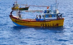 ގަވާޢިދާ ޚިލާފަށް ވަދެއުޅުނު 2 މަސްބޯޓު އަތުލައިގެންފި