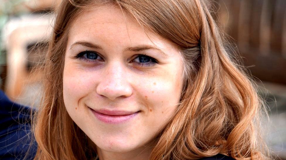 އިނގިރޭސި ރައްޔިތަކު ކިޑްނެޕްކޮށް، ރޭޕްކޮށް، މަރާލި އެގައުމުގެ ފުލުސް އޮފިސަރަކު އުމުރަށް ޖަލަށްލާން ހުކުމްކޮށްފި