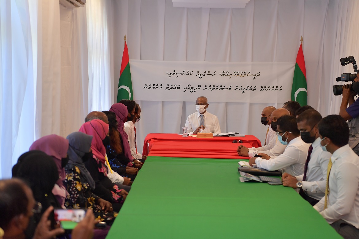 އަންހެނުންގެ ކޮމެޓީތަކުގެ ރައީސަކަށް 6،000 ރުފިޔާ މެމްބަރަކަށް 4،000 ރުފިޔާ ދޭން ނިންމައިފި