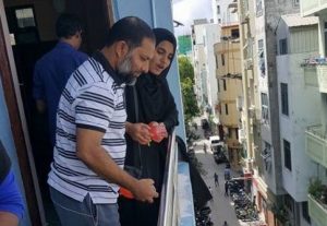 ފުރަތަމަ ފިޔަވަޅު އަޅަންވީ ގޭބަންދުގައި ހުރެ، ބެލްކަނީގައި ފެންކުޅި ކުޅުއްވި ބޭފުޅާއަށް: ހީނާ