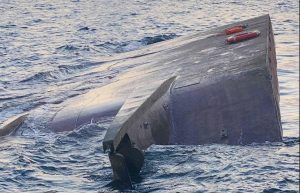 ސިމެންތި ބަރުކޮށްގެން ދަތުރު ކުރި ކޮޅުވެެއްޓިއެއް ބަނޑުން ޖަހާލައިފި