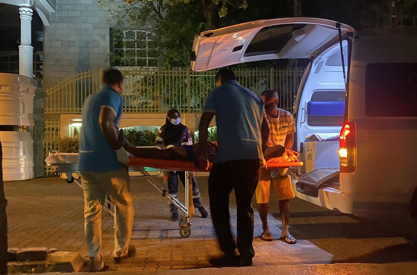 ކަންނެލި ދޯންޏެއްގައި ހުރި ފަޅުވެރިއަކު ހާލު ދެރަވެގެން މާލެ ގެނެސް ފަރުވާދެނީ