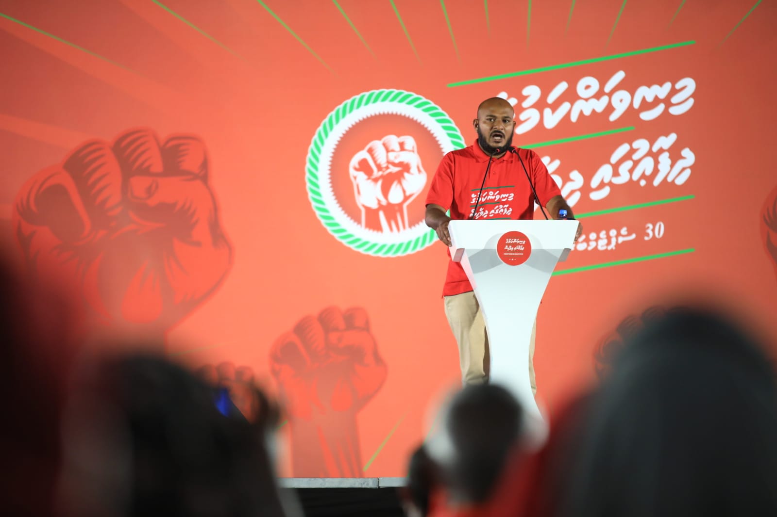 ފޮރުވާނެ ކަމެއްނެތް، ފޮށި ފުޑުފުޑު ކޮށްލާފައިވެސް އެގްރިމަންޓްތައް ހާމަކުރާނަން: ޝުޖާ
