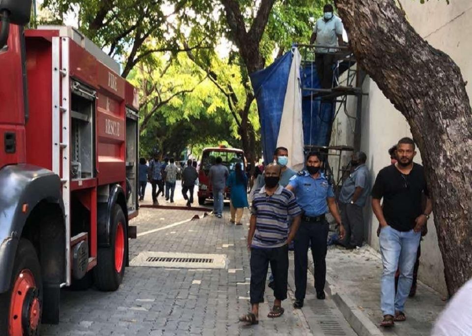 ޑޮނާޑް ގާމެންޓް ހުން އިމާރާތުގައި އަލިފާން ރޯވެ އެމްއެންޑީއެފްއިން ހަރަކާތްތެރި ވާން ފަށައިފި