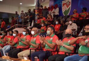 ބަލިވުމުން ފާޑުކިޔައި ޖޯކުޖަހާ މީހުންނަށް މަހުލޫފްގެ ވަރުގަދަ ރައްދެއް!