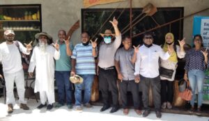 ބަރުލަމާނީ ކެމްޕެއިން އަތޮޅު ތެރޭގައި ފަށައިފި