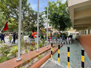 މިރޭ ވިއްކާ ޓިކެޓް ގަތުމަށް އެތައް ބަޔަކު ދުރާލަ ކިއުގައި!