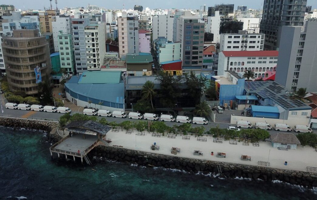 20 ރަށަކަށް އެމްބިއުލާންސް ފޮނުވައިފި