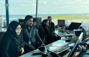 އެއާ ޓްރެފިކް ކޮންޓްރޯލަރުންގެ ދުވަހު ވަޒީފާއަށް ނިކުތީ ކަޅު ހެދުމުގައި