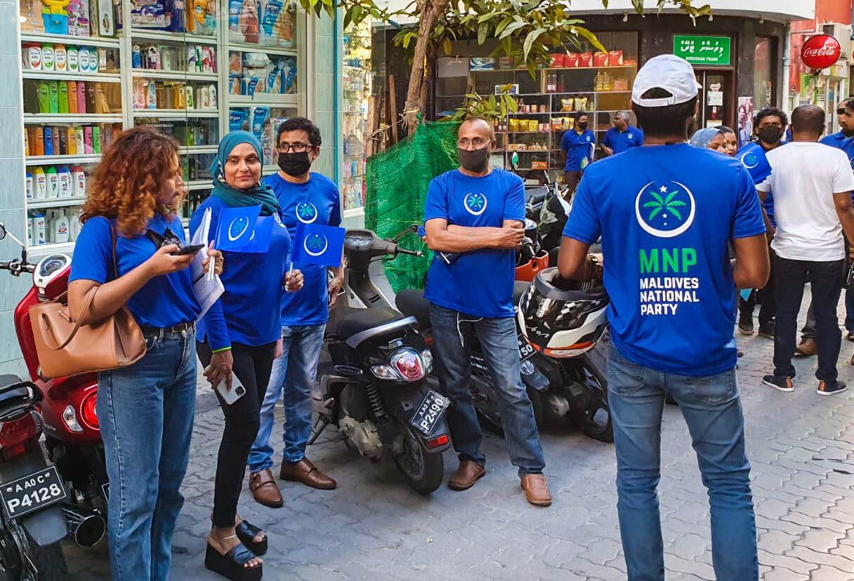 އެމްއެންޕީން ދޮރުން ދޮރަށް، އަމާޒަކީ ރައްޔިތުންގެ އަޑު ކައިރިން އެހުން