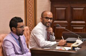 ބަޖެޓް ހުށަހަޅާ ޖަލްސާއަށް ވަޑައި ނުގެންނެވުމަށް އަމީރު ނިންމަވައިފި