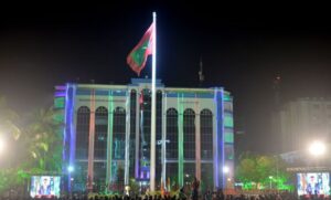 ޕޯޗްގީޒުންގެ އަތްދަށުން ރާއްޖެ މިނިވަންވި އުފާވެރި ޤައުމީ ދުވަސް