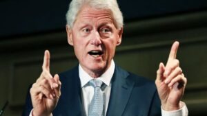 އެމެރިކާގެ ކުރީގެ ރައީސް ބިލް ކުލިންޓަން ހޮސްޕިޓަލުން ދޫކޮށްލައިފި