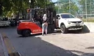 ދަރިފުޅު ސްކޫލަށް ވައްދާފައި ނިކުތްއިރު ކާރު ޓޯކޮށްފި