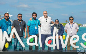 ބޯޑަރ މައިލްސްގެ ބްރޭންޑް އެންބެސެޑަރ އެންރިކޭ ރާއްޖެ އަތުވެއްޖެ