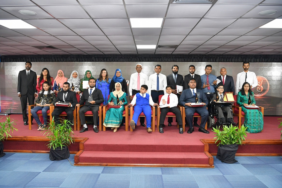 "ރިވެލި ތަރި" އަށް ކުރިމަތިލުމުގެ ފުރުސަތު ހުޅުވާލައިފި