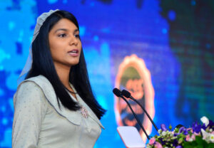 ކުރީގެ މިނިސްޓަރ ޒެނީޝާއަށް ދައުވާކުރުމަށް ފޮނުވައިފި