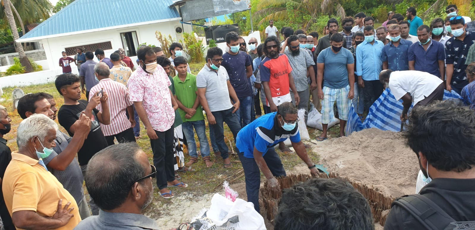 މަޙުމޫދުގެ ޖަނާޒާ ބާއްވައިފި